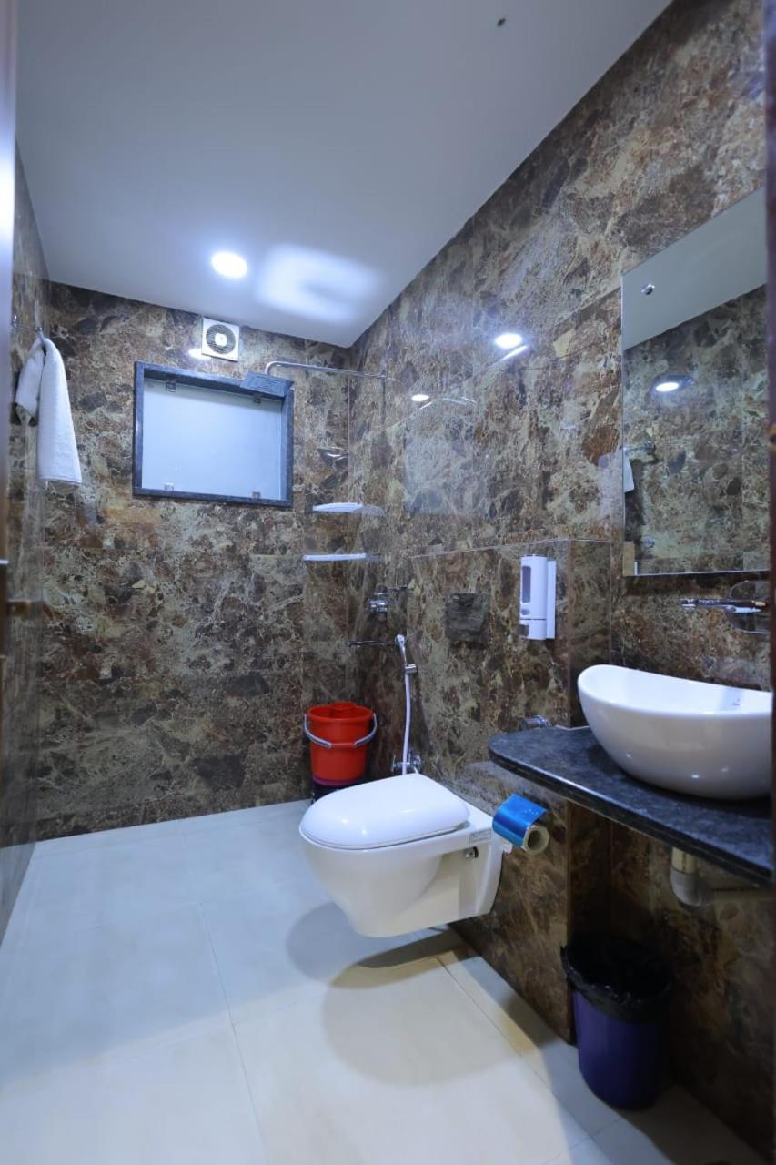 Hotel Golden Door Mathura Dış mekan fotoğraf
