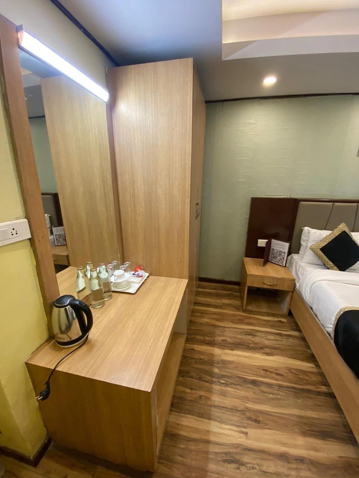 Hotel Golden Door Mathura Dış mekan fotoğraf