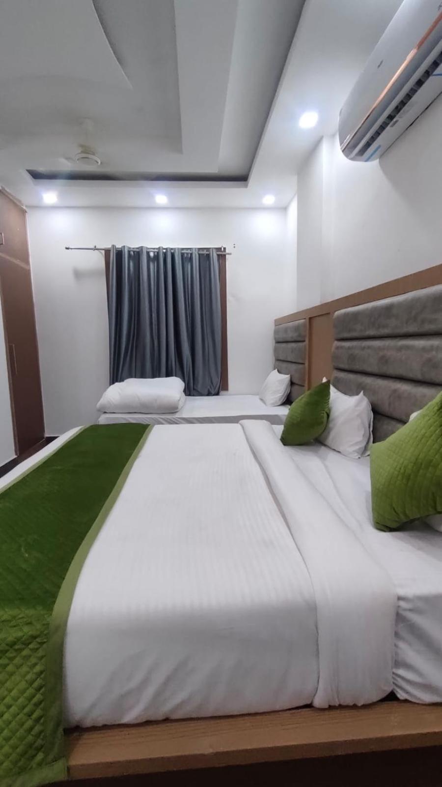 Hotel Golden Door Mathura Dış mekan fotoğraf