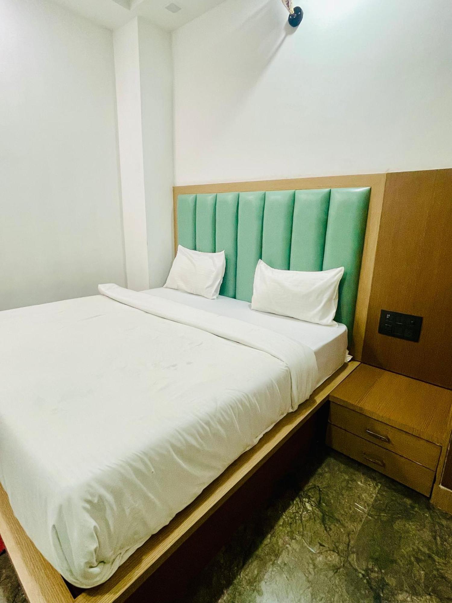 Hotel Golden Door Mathura Dış mekan fotoğraf