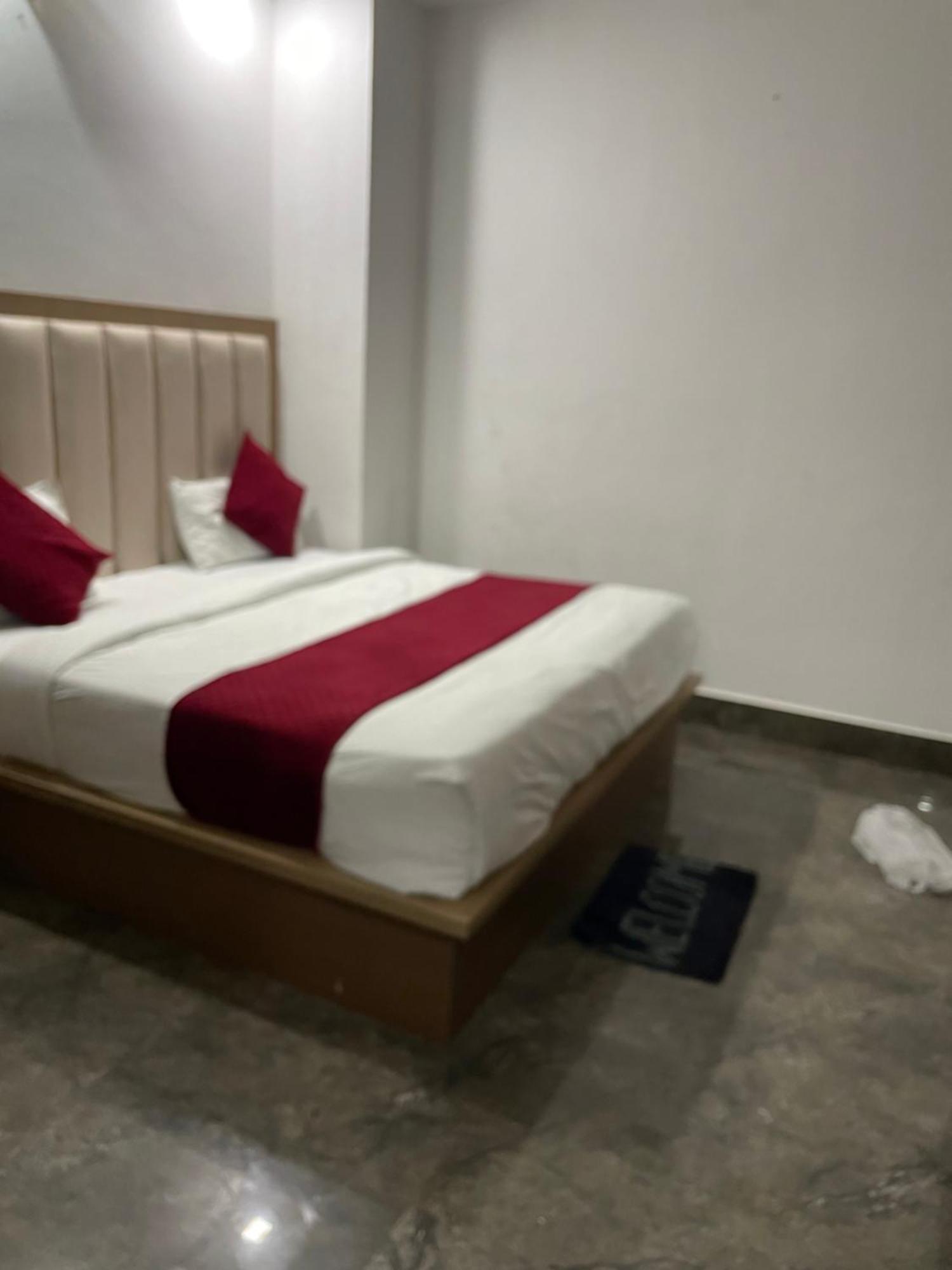 Hotel Golden Door Mathura Dış mekan fotoğraf